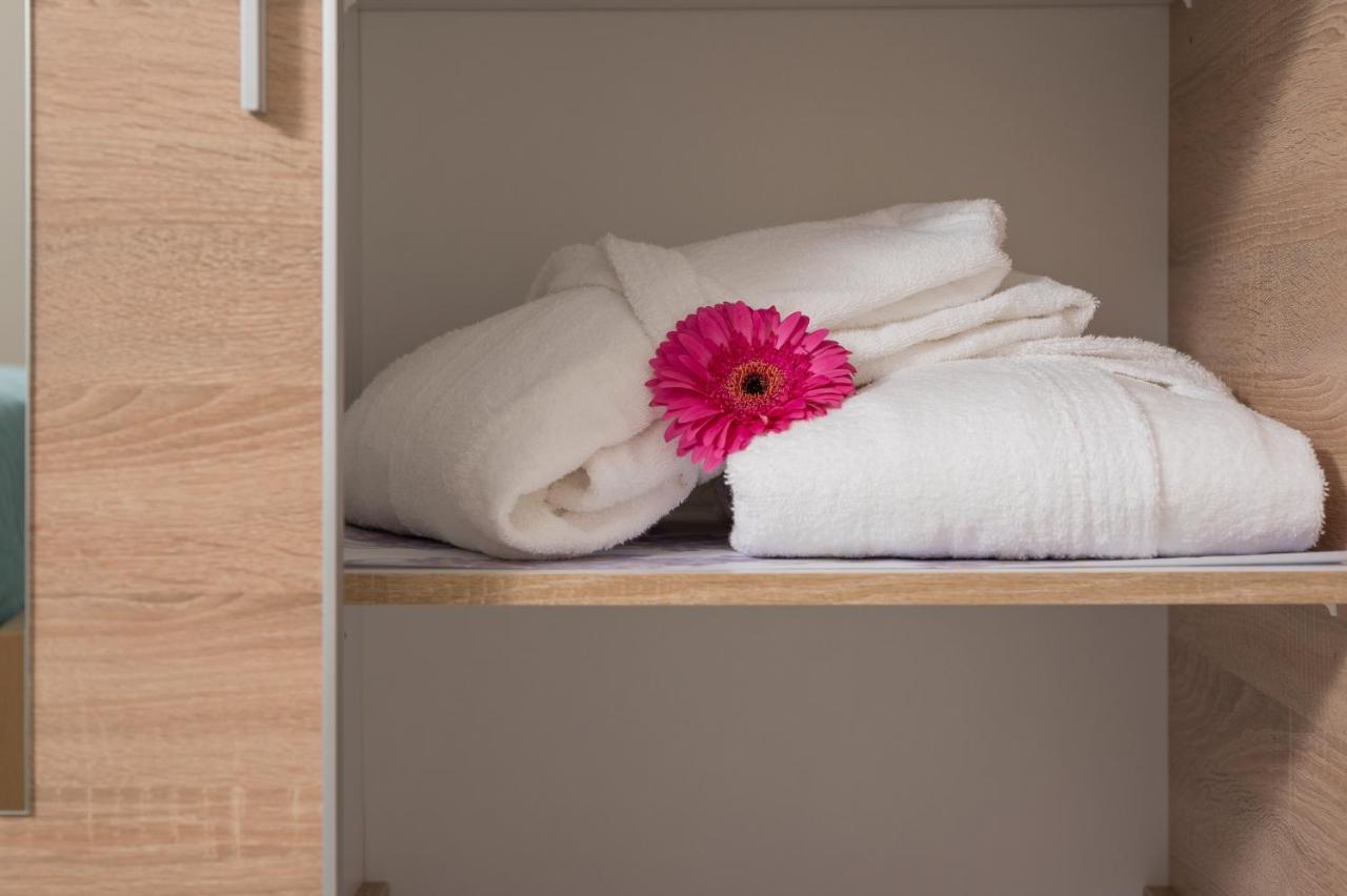 Floral Beach Apt With Lux Extras & Special Treats Kolymbari Extérieur photo